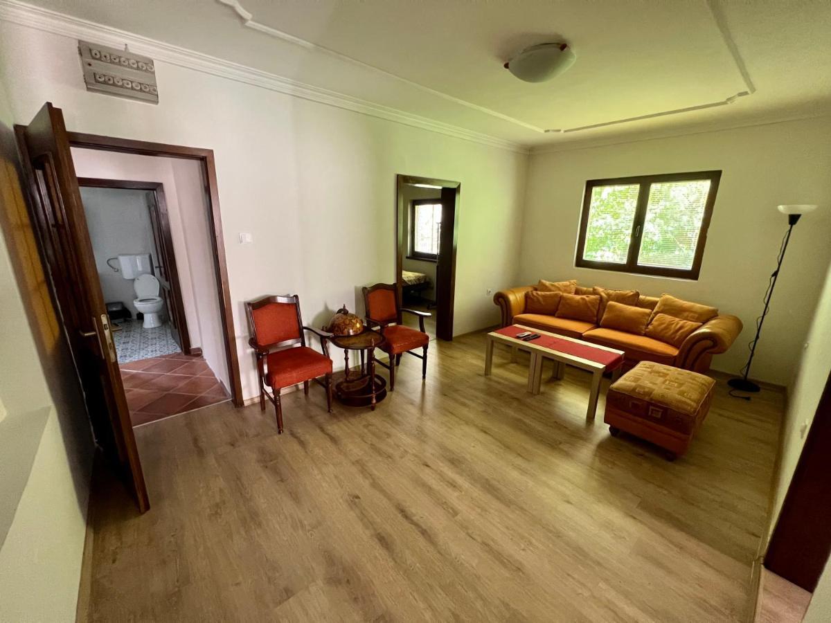 Home Base Apartments Skopje Exterior photo